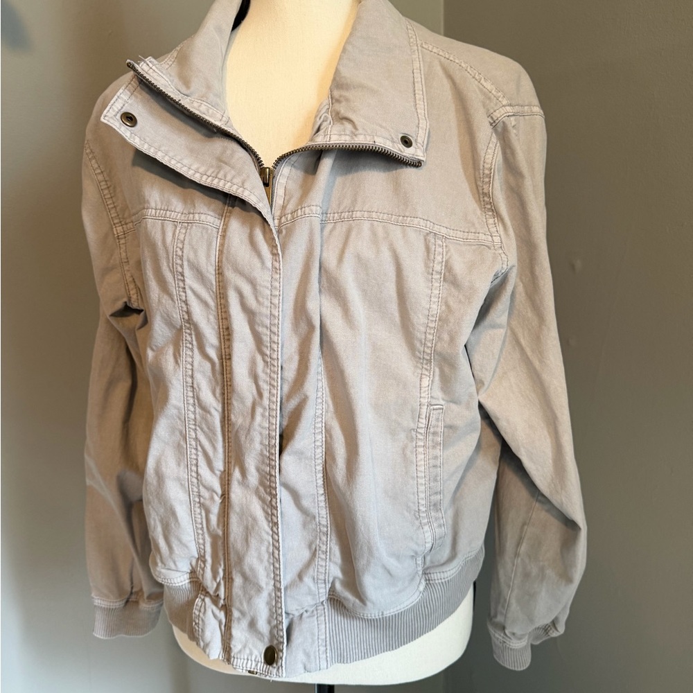 Lnwot Sonoma sz Petite L light Gray zip up Jacket. Perfect for spring!